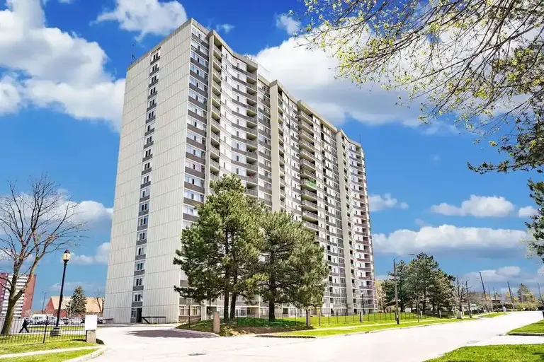 Bay Mills Apartments | 25 Bay Mills Boulevard, Scarborough | 3122785
