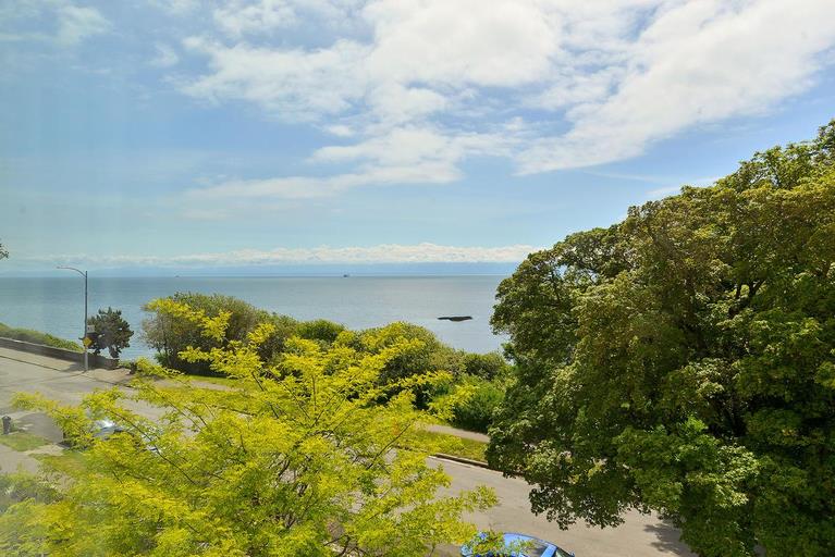 Royal Beach Apartments | 628 Dallas Road, Victoria | 3102277