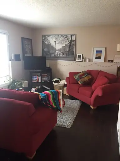 GORGEOUS & RENOVATED TWO Bedroom Condo with In-Suite Laundry & DISHWASHER | 134 26 Ave NW, Calgary | 3084202