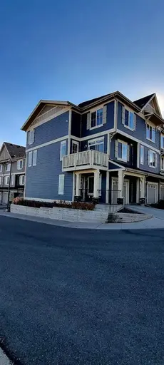 3 bedroom + 2.5 Bath Townhouse - Fully Furnished - Excellent Location | 52 Kinlea Common North West, Calgary | 3086697