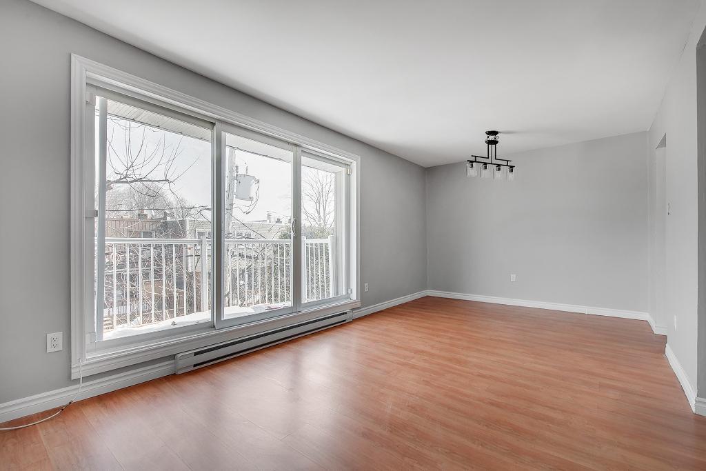 Beau Grand logement 5 ½ rénové, disponible 1er novembre, stationnement inclus, 1000pi2 + grand balcon, Duvernay | 3084303