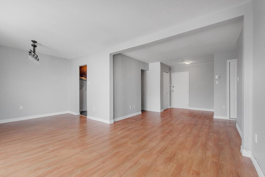 Beau Grand logement 5 ½ rénové, disponible 1er novembre, stationnement inclus, 1000pi2 + grand balcon, Duvernay | 3084303