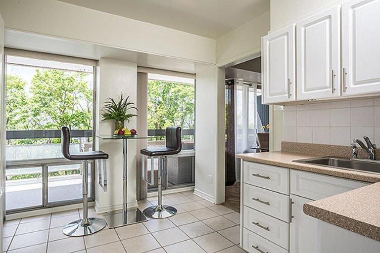 Juliana Apartments | 100 Bronson Avenue, Ottawa | 3107787