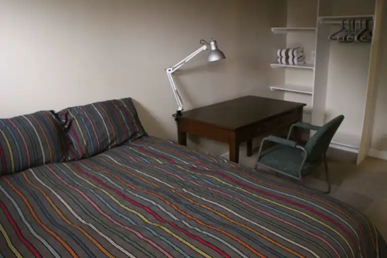 Furnished room in Calgary's university neighbourhood of Brentwood | Calgary | 3084507