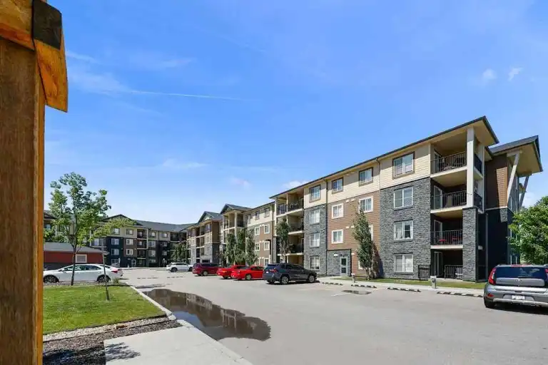 Price reduced great location!! | 2107 - 81 Legacy Blvd SE, Calgary | 3084511