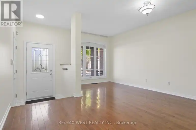 119 DEERFOX DRIVE | 119 DEERFOX DRIVE, Ottawa | 3084683