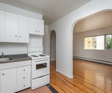 The Westgate | 9928 114 St, Edmonton | 3084717
