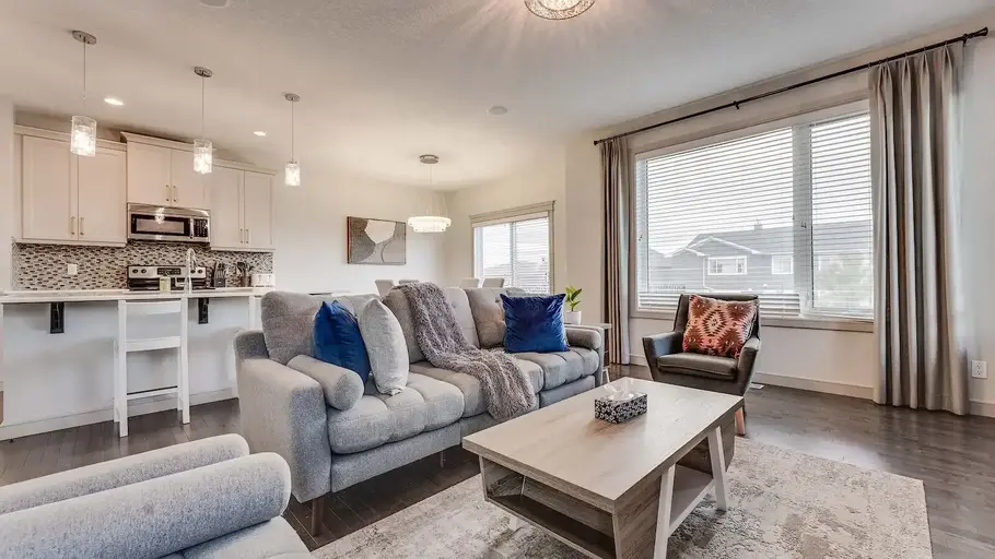 Stylish 3- Bedroom + Loft 2.5 Bathroom Home on a Spacious Corner Lot in Evanston | 7 Evanscrest Way Northwest, Calgary | 3161405
