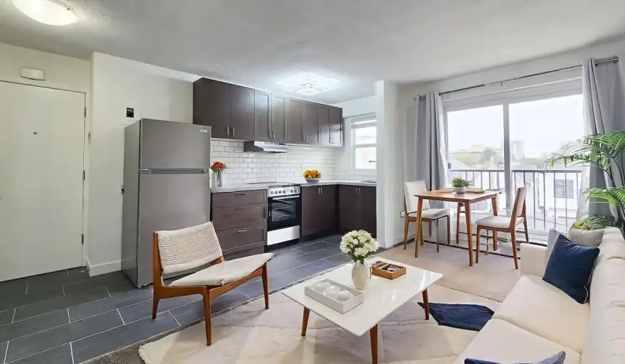 First Month Free! Renovated Street-Facing Third-Floor One Bedroom Apartment | 527 18 Avenue Southwest, Calgary | 3173413