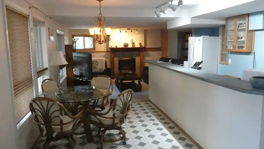 Comfortably  newly furnished, garden suite with own entrance and patio | Calgary | 3084769