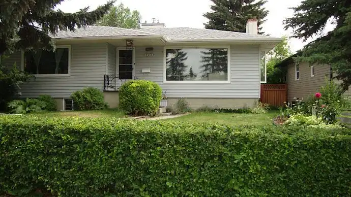 One bedroom come with private bathroom in basement for student or professional. | 2316 Capitol Hill Crescent NW, Calgary | 3084774