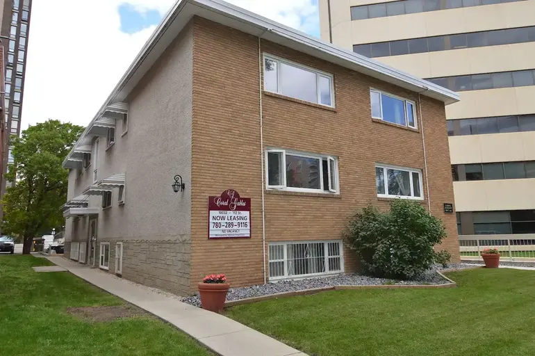 10032 112 St - Premium 1 bedroom - Great Oliver Location | 10032 112 Street Northwest, Edmonton | 3108112