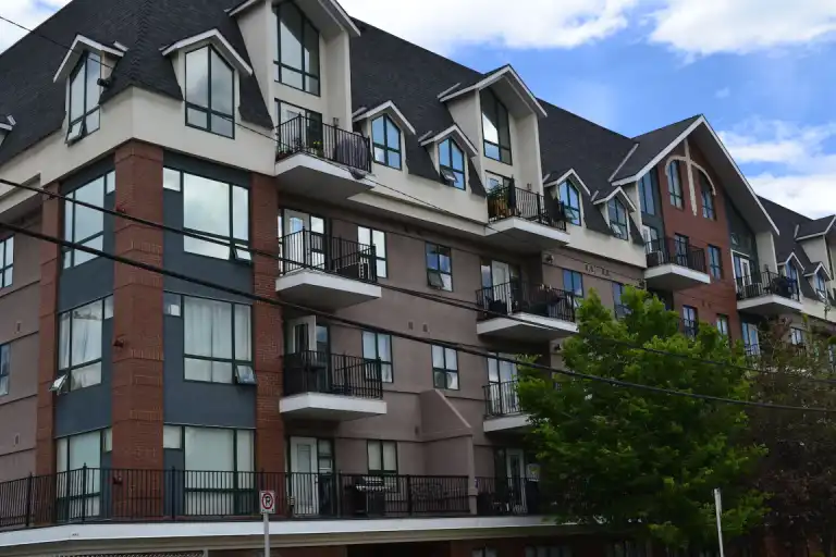 1015 Sqft-2Bed-2FullBath-1Den-lrg storage unit | 409 - 138 18 Ave SE, Calgary | 3084959
