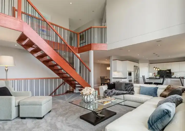 Executive 3-bed + office | 2.5-bath (main floor) — SW Calgary | Calgary | 3088569
