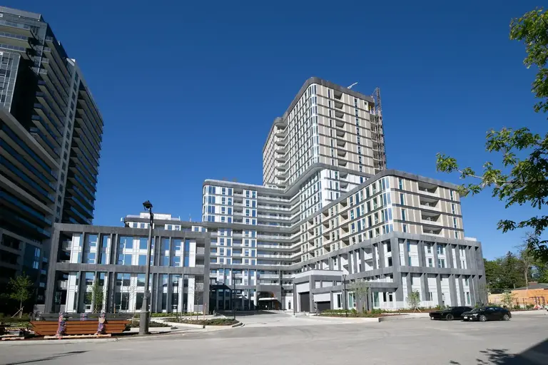 The Greenwich | 3240 William Coltson Avenue, Oakville | 3085079