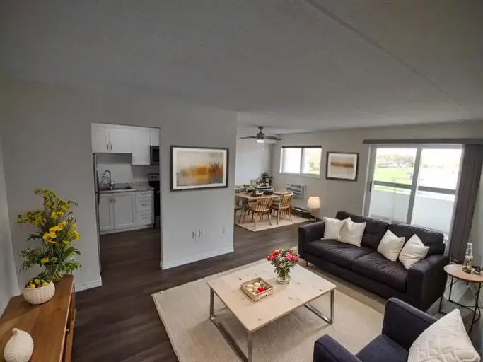 Rose City Terrace | 380 Fitch Street, Welland | 3085110