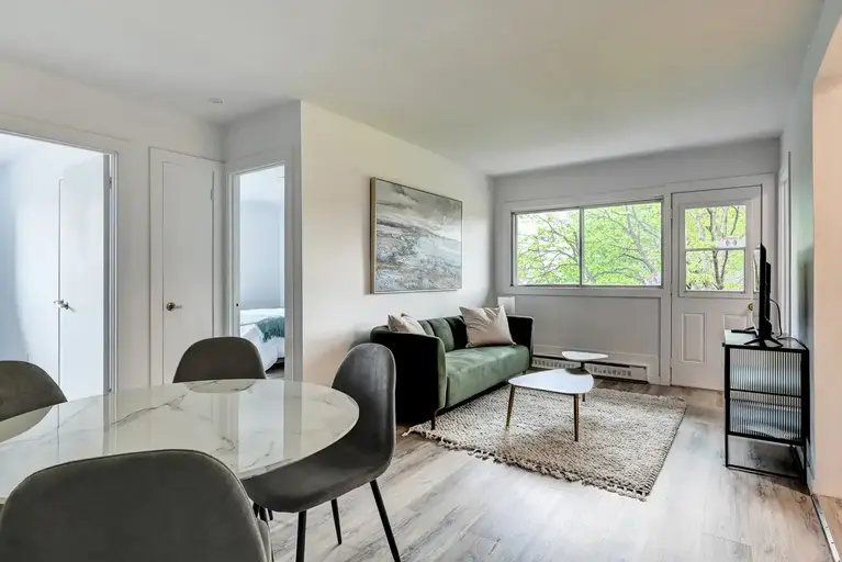 La Porta | 6965 Rue De Choisy, Montreal | 3085764