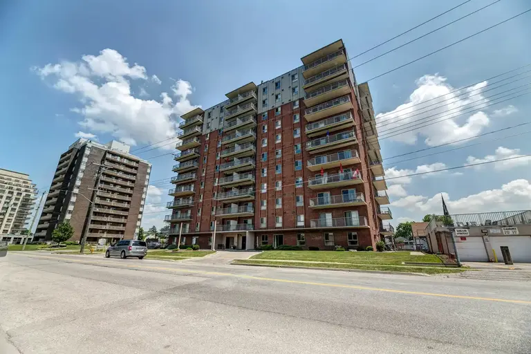 Derby Lane Apartments | 11 Derby Lane, Sarnia | 3135696