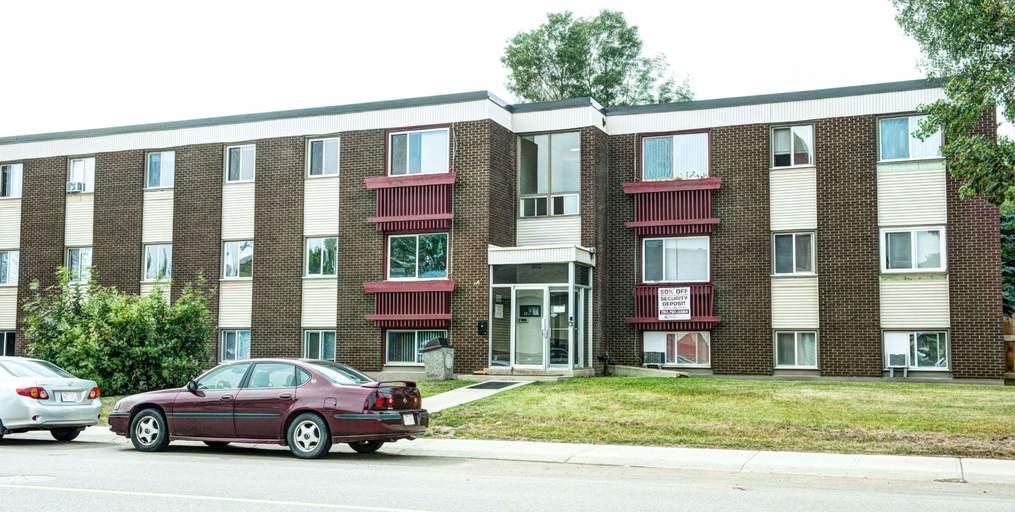 Lunar Apartments | 2 Alberta Drive, Fort McMurray | 3086351