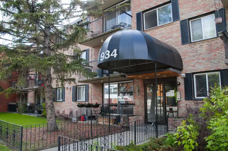 Open Concept 1 Bedroom Apartment in Sunnyside | 205 - 934 2 Avenue Northwest, Calgary | 3102348