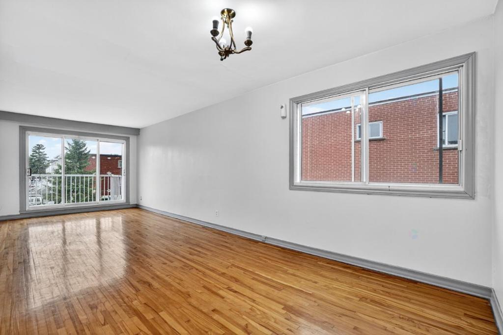 3-bedroom apartment 1200 sqft Perfect spot Lachine Montreal for rent | 3086470