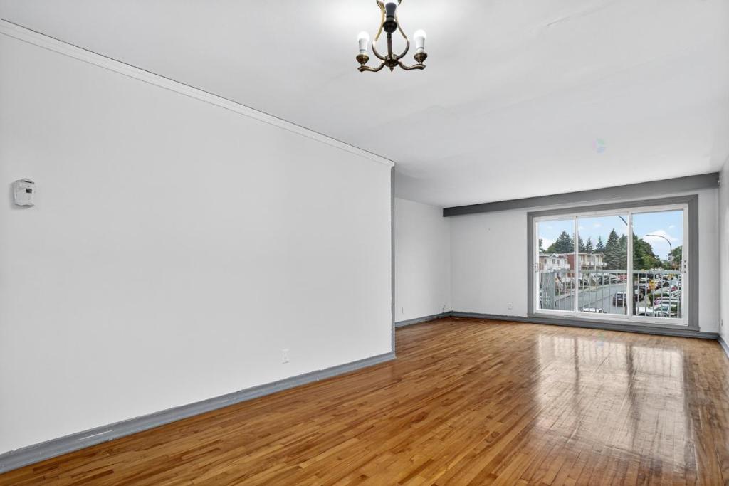 3-bedroom apartment 1200 sqft Perfect spot Lachine Montreal for rent | 3086470