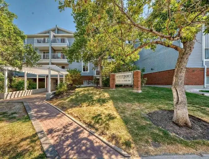 Spacious 2-Bed, 2-Bath Condo – 900 sq ft + Balcony + 2 Underground Parking Stall | Calgary | 3135812