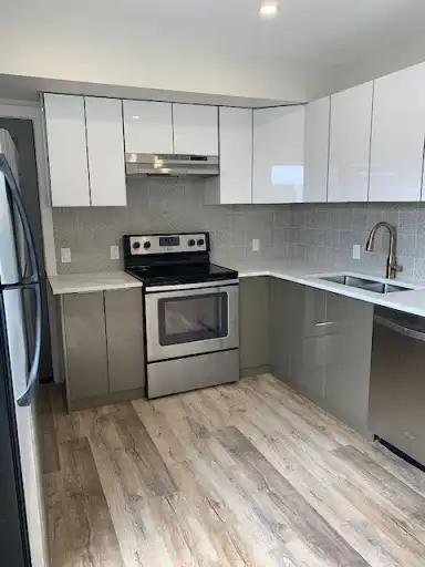 Renovated 2 Bedroom + 1 Bath | 3 - 2209 Westmount Road Northwest, Calgary | 3109504