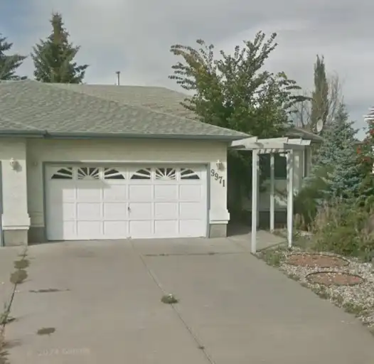 Newly Renovated Bright and Quiet 3-Bed, 3-Bath Bungalow Backing Onto a Park | 9971 178 Avenue Northwest, Edmonton | 3098144