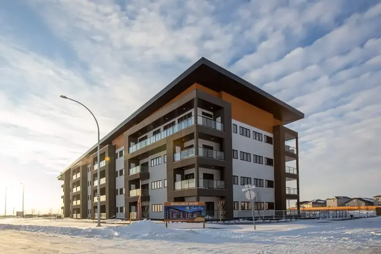 Bella Vista | 1505 & 1515 Warde Ave, Winnipeg | 3086730