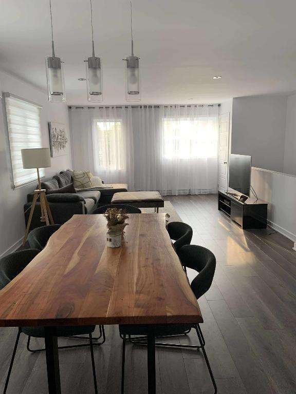 Très grand 5 et demi | 3086765