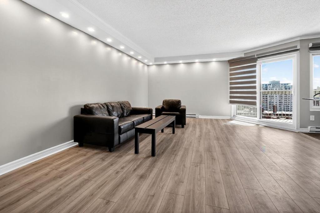 Available now, Golden Square Mile, 2 bdr condo, McGill University | 3086778