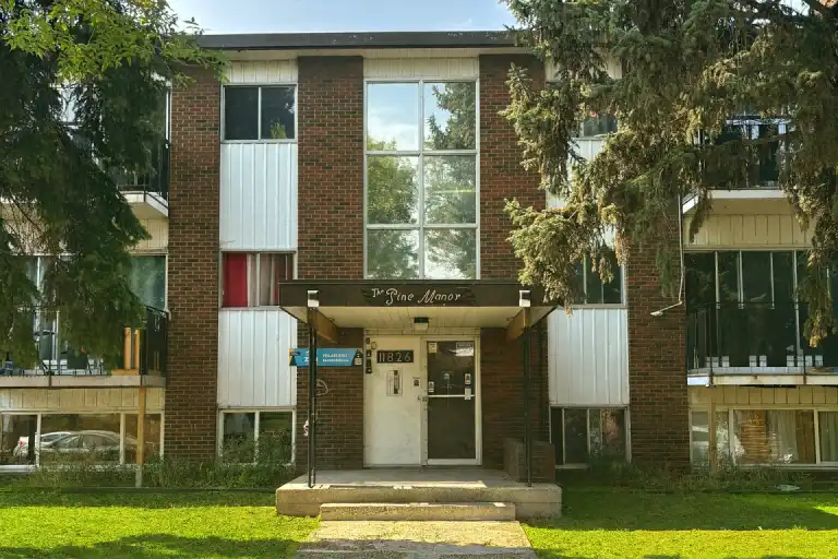 Pine Manor | 11826 83 Street, Edmonton | 3086955