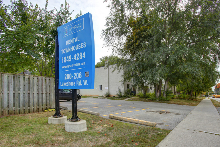 200 Lakeshore Rd. W. | 200 & 206 Lakeshore Rd. W., Oakville | 3167765