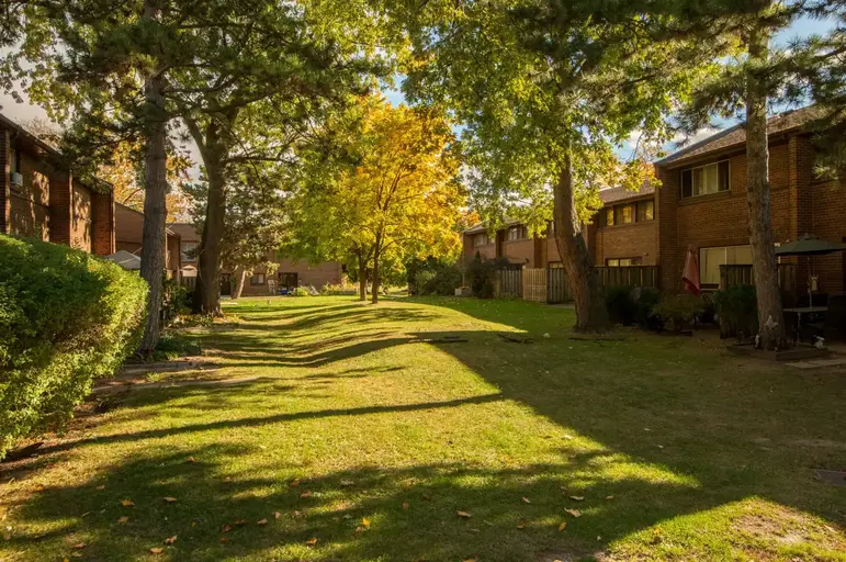 Silverstone Townhomes | 282 Silverstone Drive, Etobicoke | 3087118