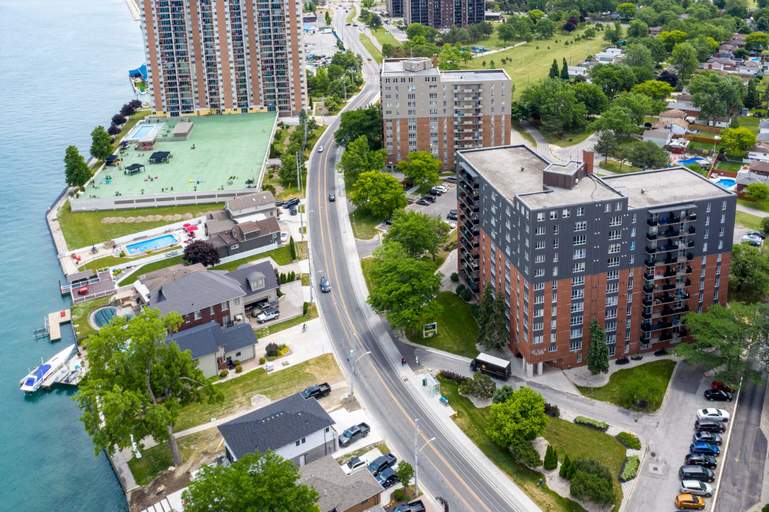 Island View Towers | 8885 Riverside Dr. E., Windsor | 3087137