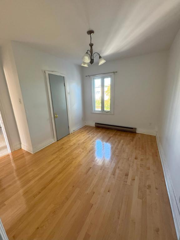 4 et 1/2 (2 chambres fermées), Métro Crémazie | 3087437