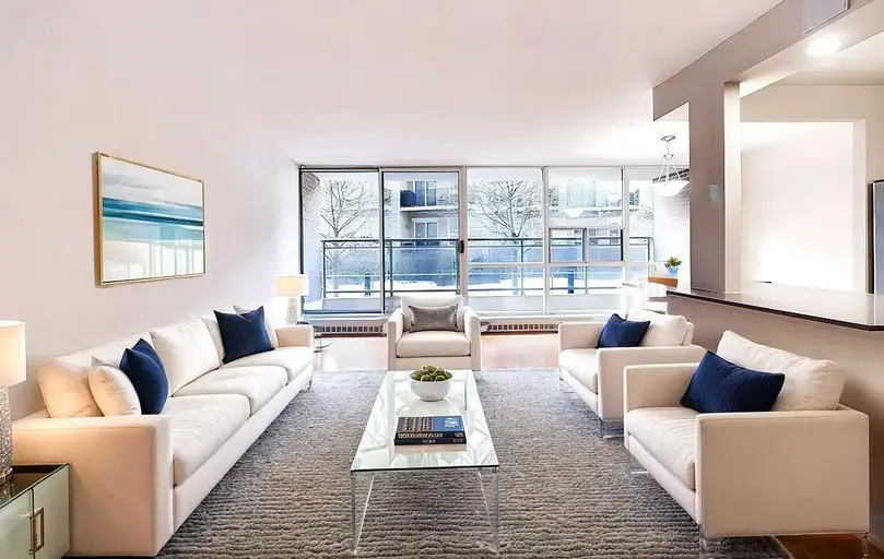 Balfour Square | 50 Rosehill Avenue, Toronto | 3090123