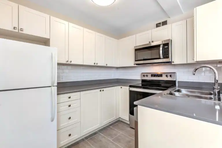 Colonel By Towers | 315 Holmwood Avenue, Ottawa | 3088463