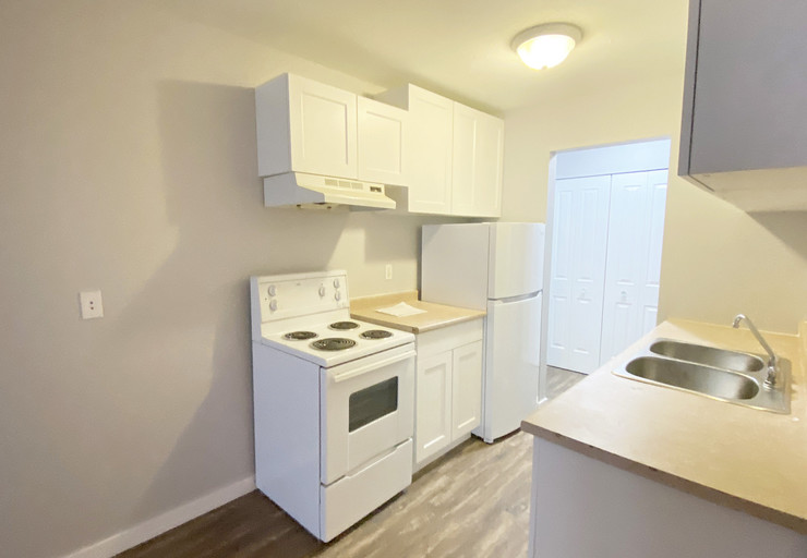Spruce Manor | 9816 Spruce Street N, Taylor | 3093605