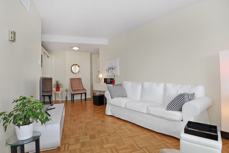 1  Spacious and bright 1 bedroom  on beautiful Beach Avenue | 1011 Beach Avenue, Vancouver | 3117718