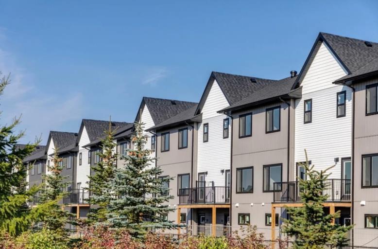 VUE at Creekwood | 5250 Chapelle Road SW, Edmonton | 3088537