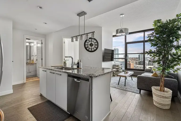 Upscale & Luxurious Beltline Living on the 24th Floor with Incredible Views! | 2404 - 225 11 Avenue Southeast, Calgary | 3100334