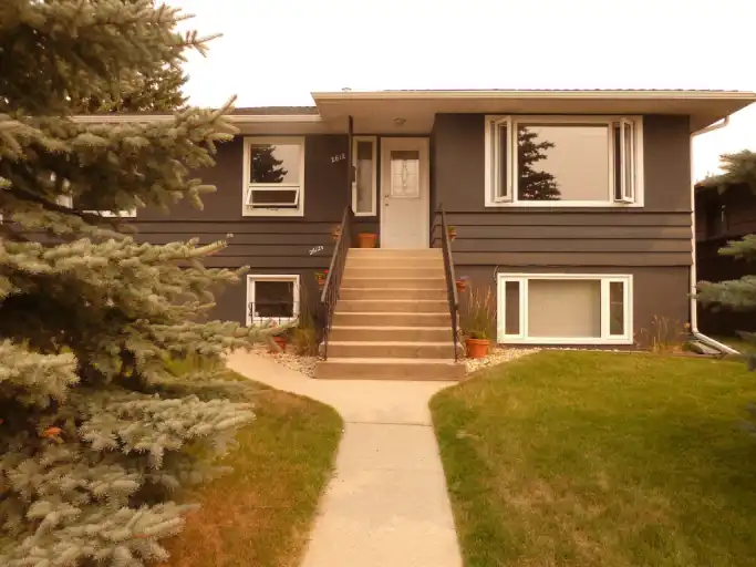 Banff Trail NW | B - 2612  Cochrane Road Northwest, Calgary | 3128352