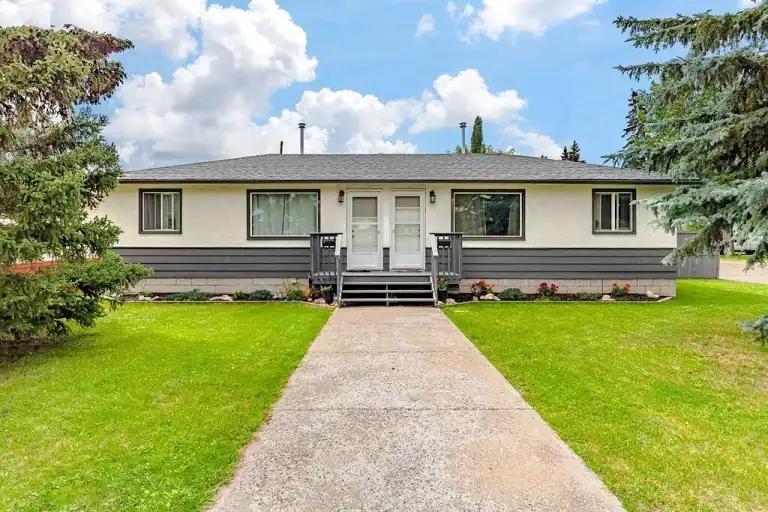 8111 Bowglen Crescent - Cozy Main Floor Duplex | 8111 - Bowglen Crescent NW, Calgary | 3149103