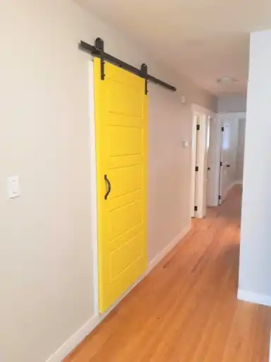 Spacious 3 Bedroom Home, 5 mins to downtown. Walk to Ctrain and shops | Calgary | 3150975