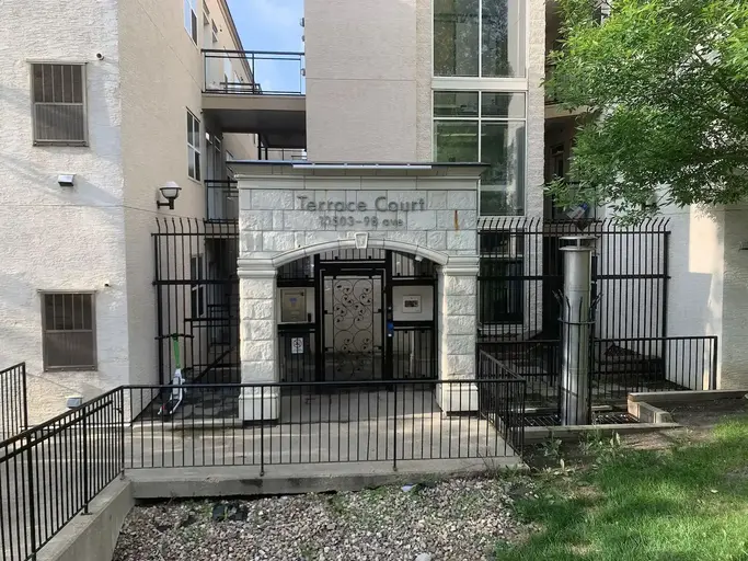 Lovely 1 Bedroom close to Government Centre | 10503 98 Ave NW, Edmonton | 3088889