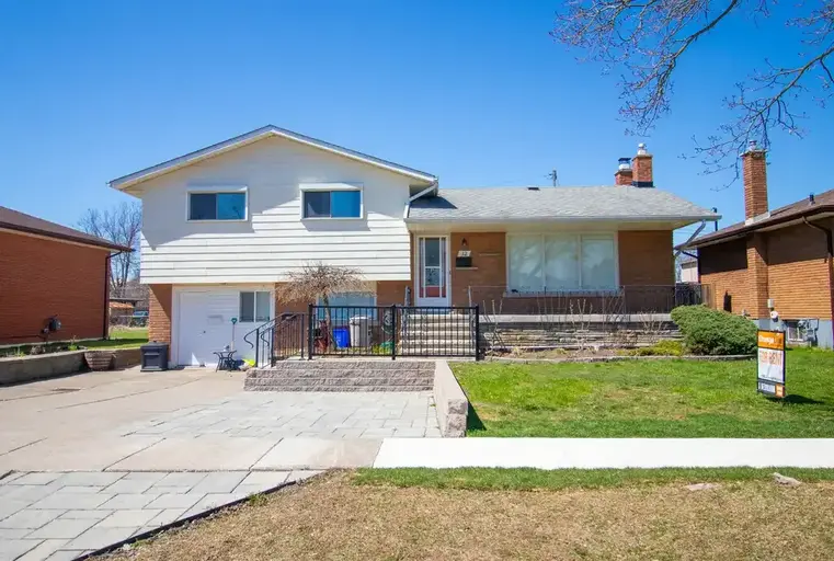 32 Hughes Avenue | 32 Hughes Avenue, Welland | 3089038