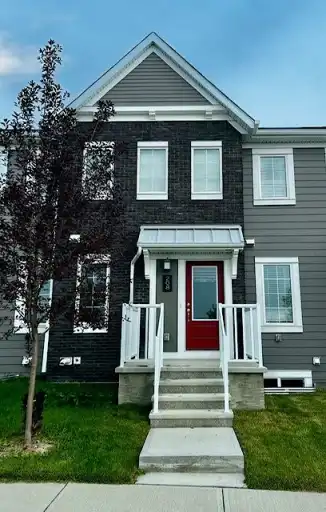 Stunning 3BR/2.5BA Townhouse in Yorkville | 208 Yorkville Park Southwest, Calgary | 3114623