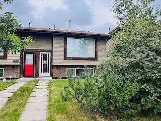 Cozy 1 bedroom duplex in quiet NW neighbourhood | 1142 Berkley Drive Northwest, Calgary | 3114628